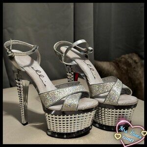 UNWORN Ellie 649 6 inch Platform Silver Glitter Size 6
